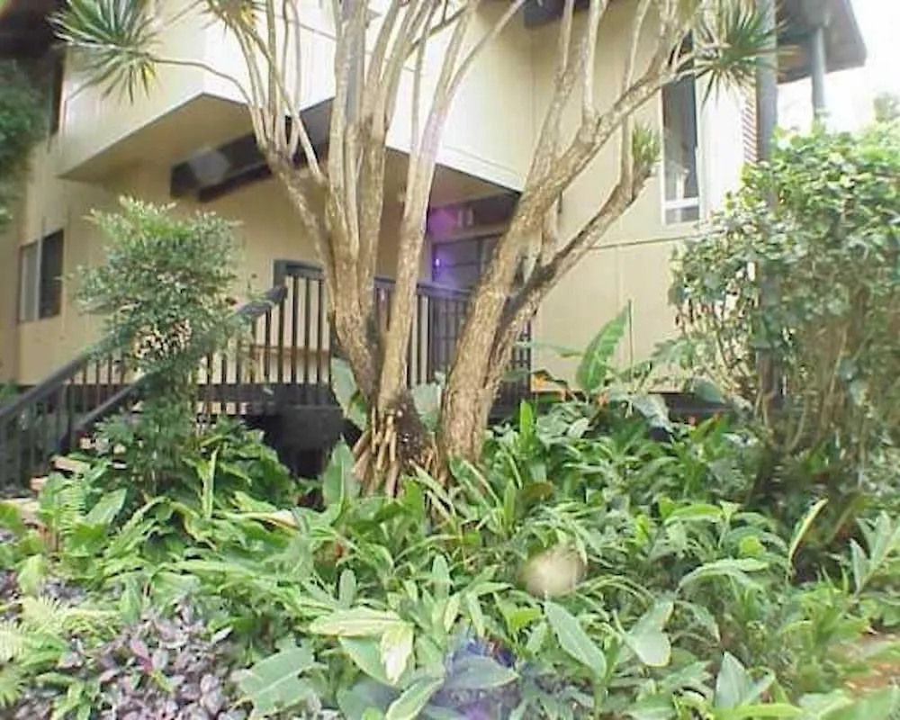 Spacious 2-Story, Large Pool, Shared Porch, Near Hanalei! Princeville